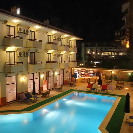 Kanarya فندق Çeşme