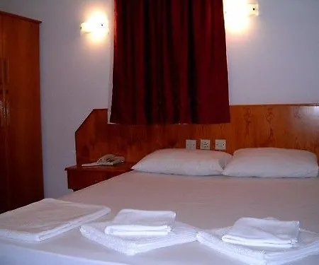 Kanarya Hotel Çeşme