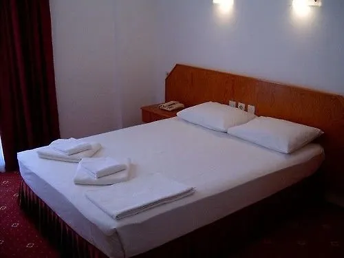 Kanarya Otel 3*