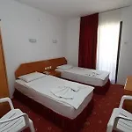 Kanarya Hotel