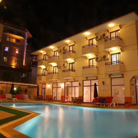 Kanarya Hotel 3*