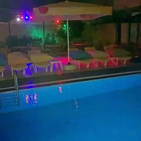 Kanarya Cesme